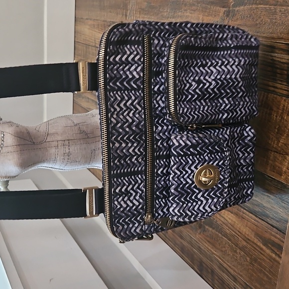 Baggallini Stylish Black and White Women's Crossbody Bag‎ - Picture 4 of 7